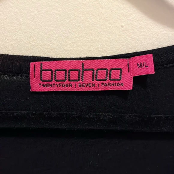 Boohoo black and red v-neck t-shirt, M/L - Picture 3 of 5